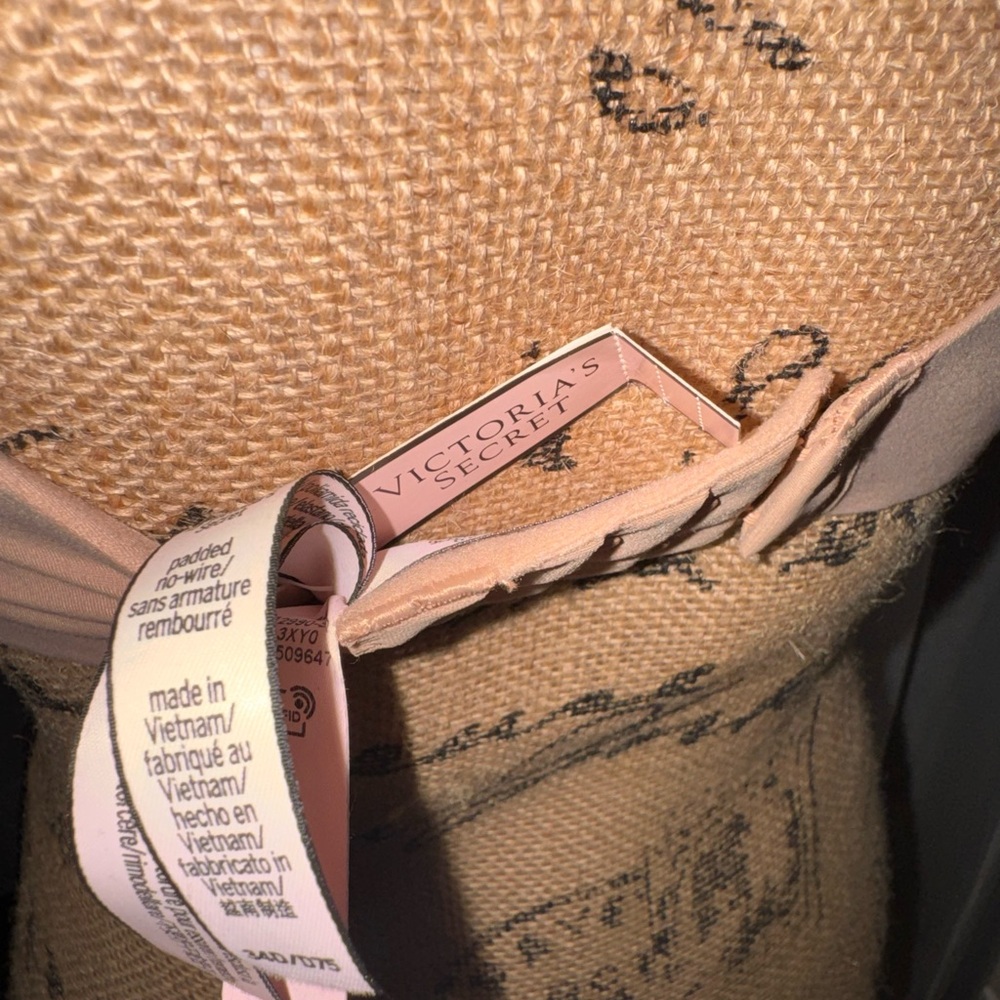 Victoria's Secret Nude Bra 34D - Picture 4 of 5